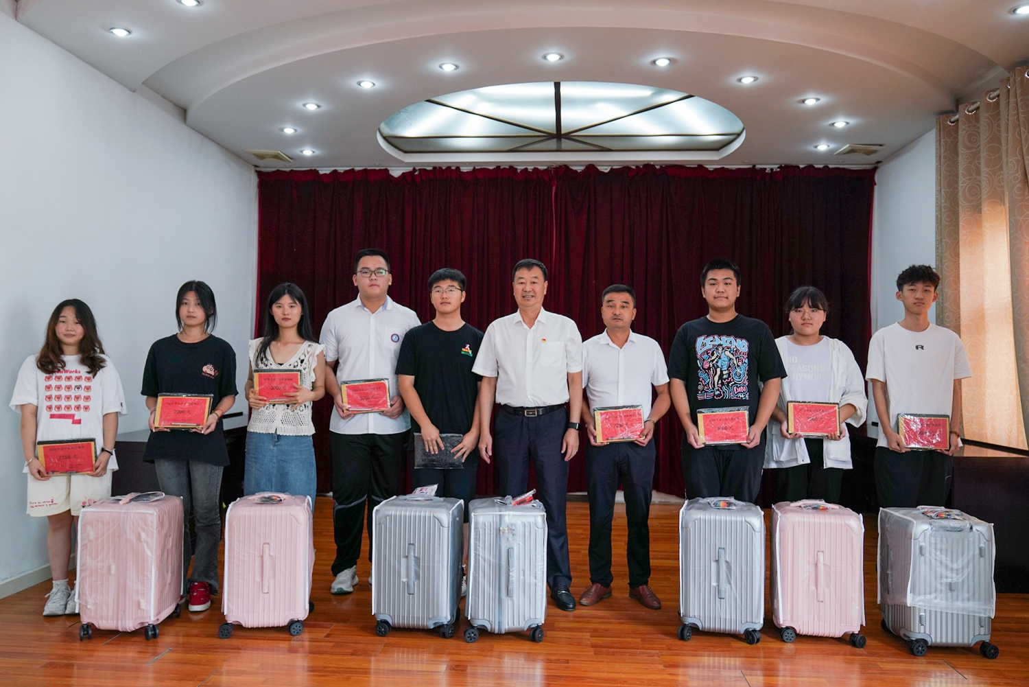 ���F��˾�hί��ӛ�������L��˾w�F(xi��n)���鿼ȡ����ԺУ����Ů�l(f��)�Ū���𼰌W����������Ʒ